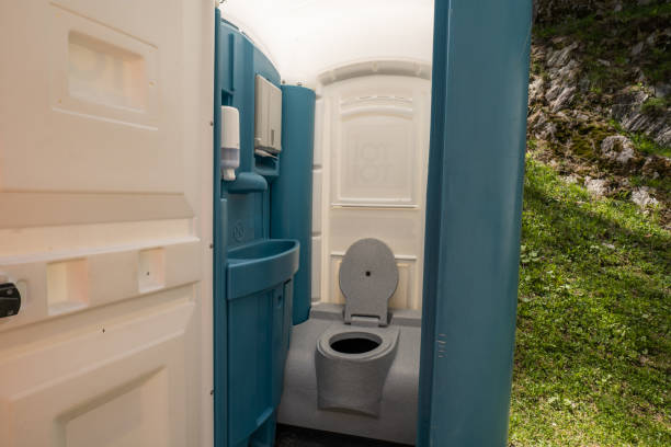 Best VIP or Luxury Restroom Trailers  in Manchaca, TX